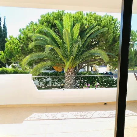 2 Bedrooms With Sea View Shared Pool And Enclosed Garden At Carvoeiro *